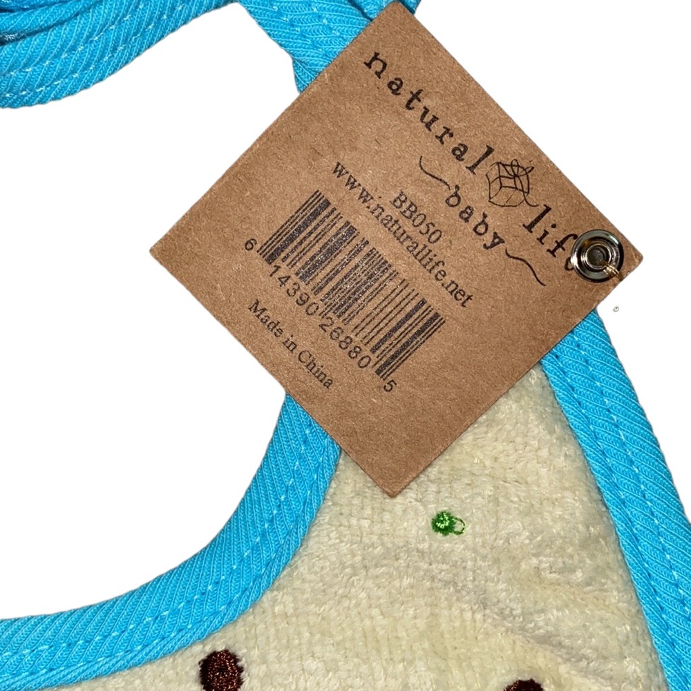 NEW 60’s lyrics “the lion sleeps tonight” baby bib - Picture 6 of 6